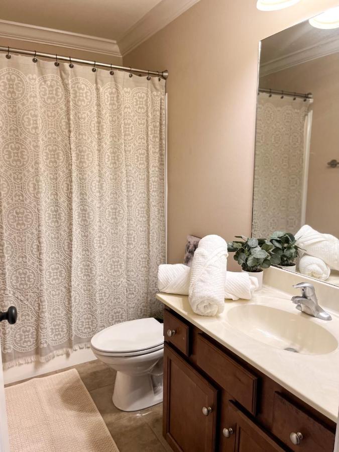 Lovely Townhouse! Auburn Bagian luar foto