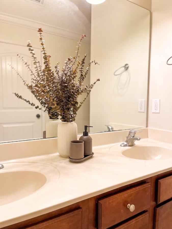 Lovely Townhouse! Auburn Bagian luar foto