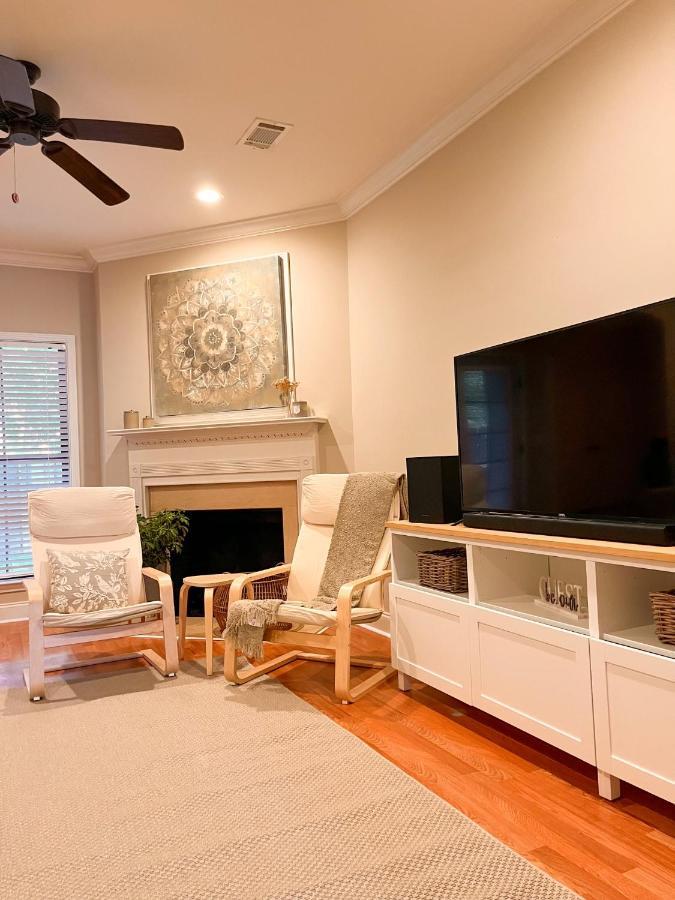 Lovely Townhouse! Auburn Bagian luar foto
