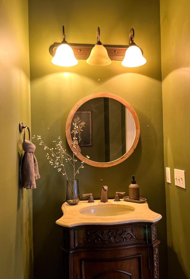 Lovely Townhouse! Auburn Bagian luar foto