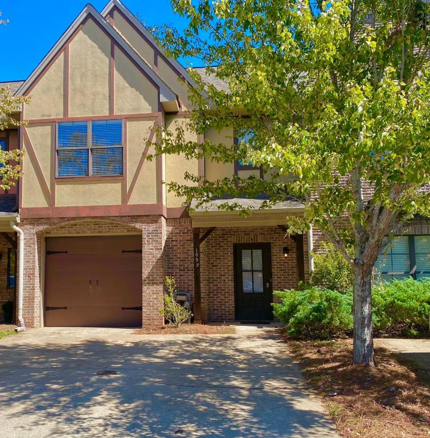 Lovely Townhouse! Auburn Bagian luar foto
